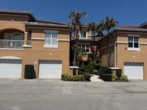 Building Photo - 5020 Fairways Cir