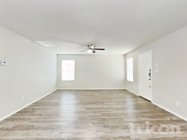 Foto del edificio - 8525 Amistad Cove