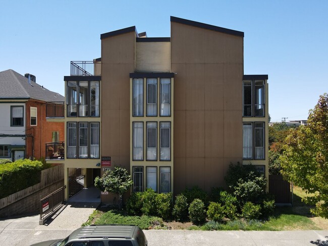 Building Photo - 2610 Hillegass Ave