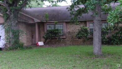 Building Photo - 3104 Forestwood Dr
