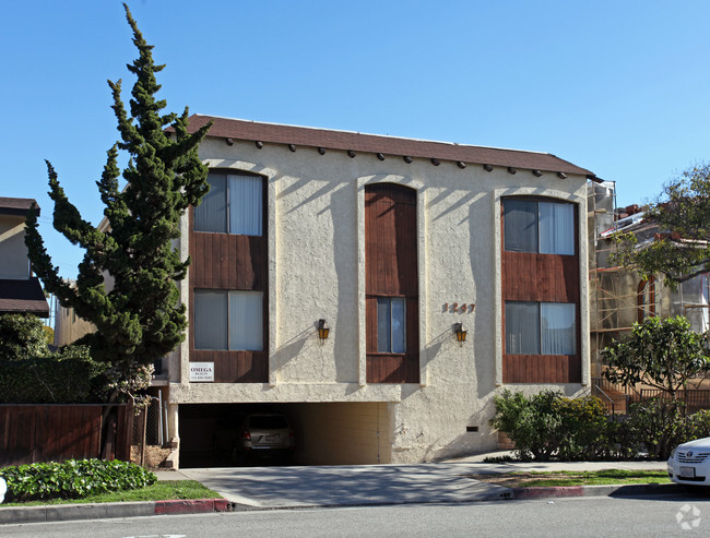 Building Photo - 1247 17th St