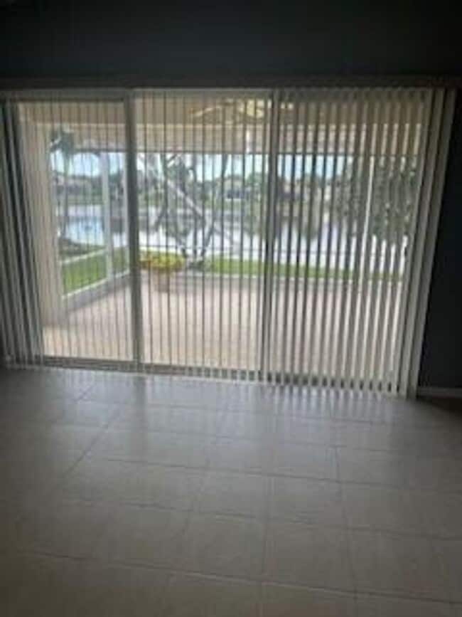 Building Photo - 2641 Clipper Cir