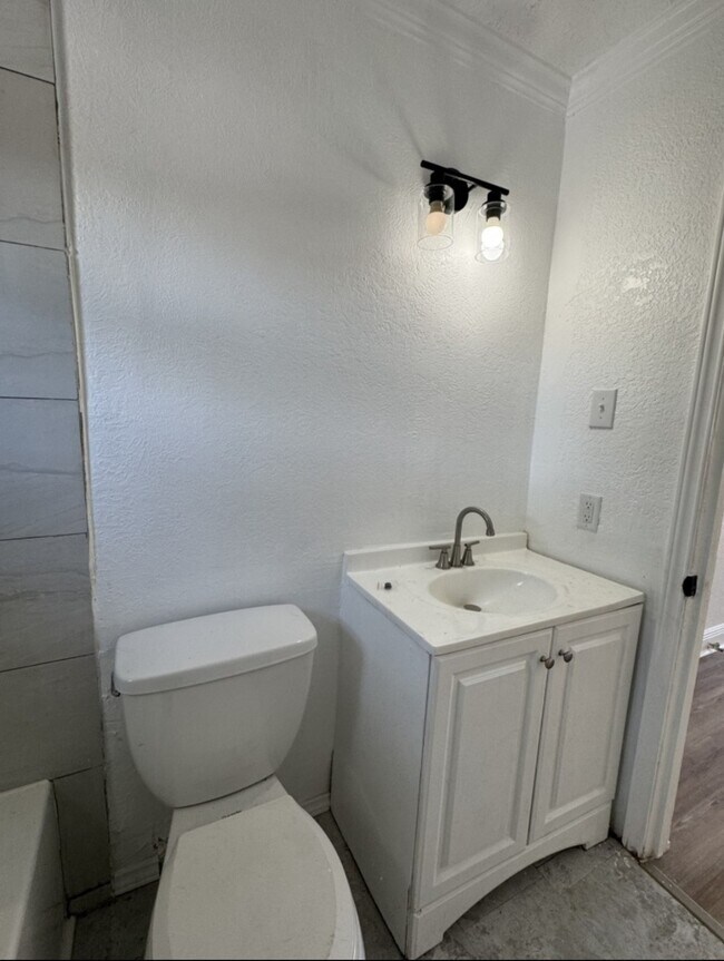 Foto del edificio - 923 Knight St