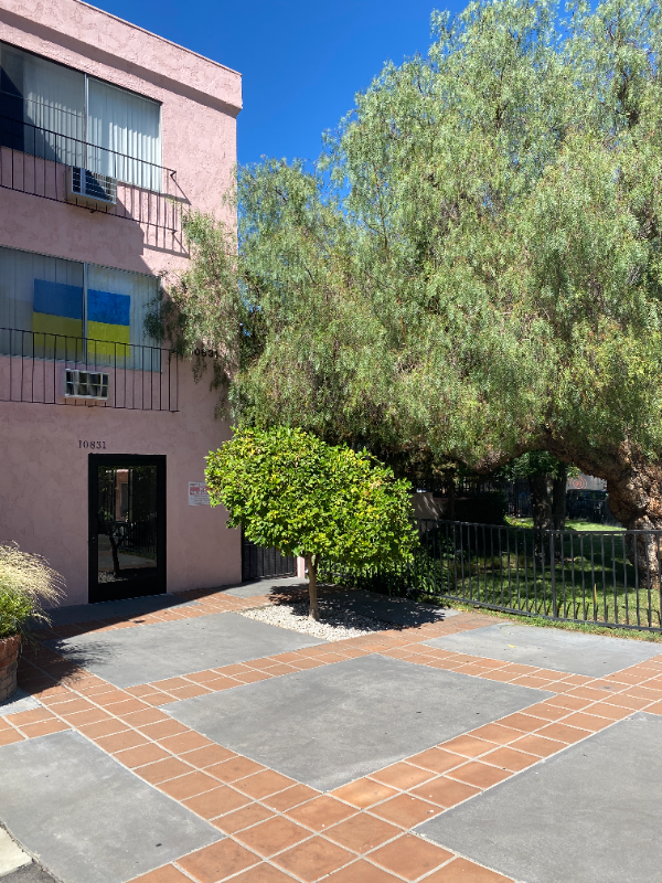 Primary Photo - 10831 Fruitland Dr