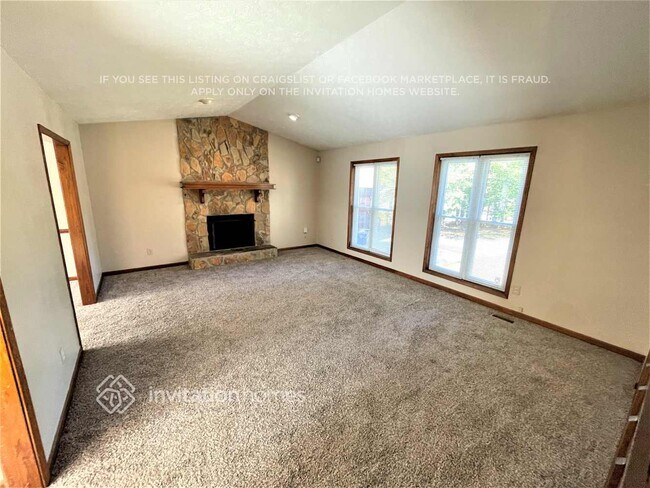 Building Photo - 9082 Green Pines Ct