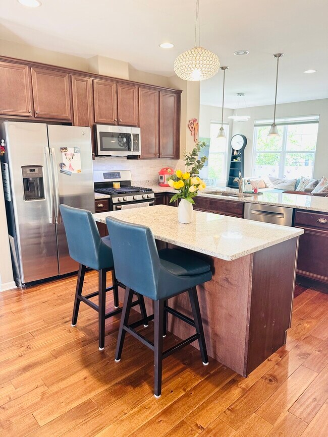 Foto del edificio - 881 Lewisburg Ln