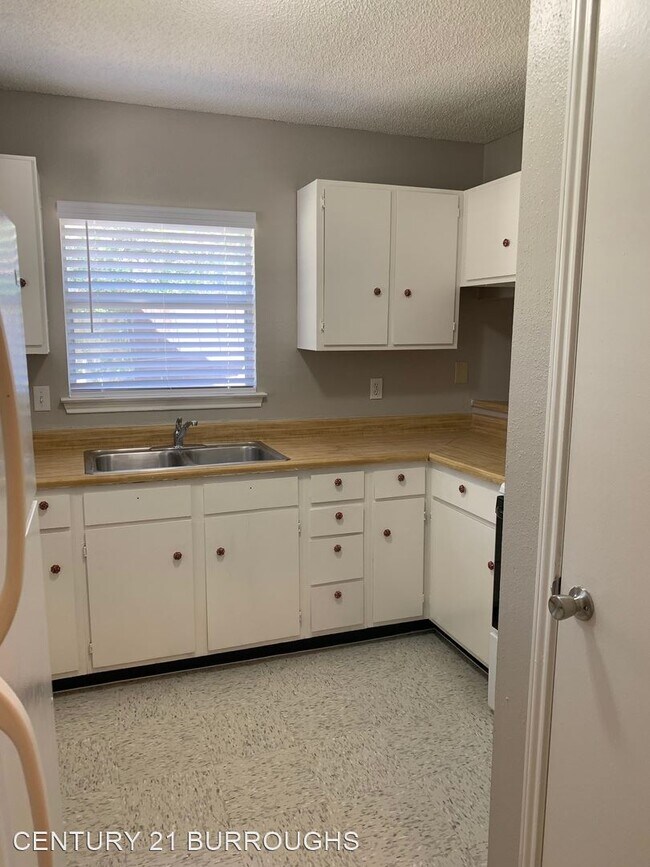 Foto del edificio - 3 br, 2 bath House - 14424 Woods Hole