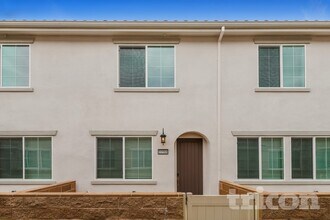 Building Photo - 10568 Vina Ct