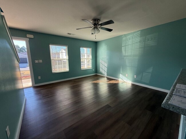 Building Photo - 4 Bedrooms, 3 Bathrooms - Home in West Rome!