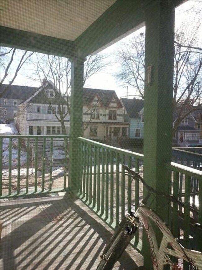 Foto del edificio - 2627 N Bartlett Ave