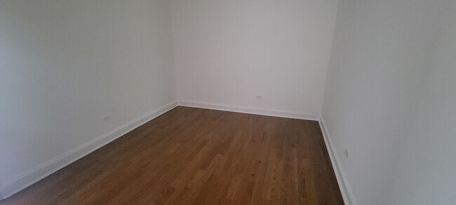 Foto del edificio - 930 W Belmont Ave