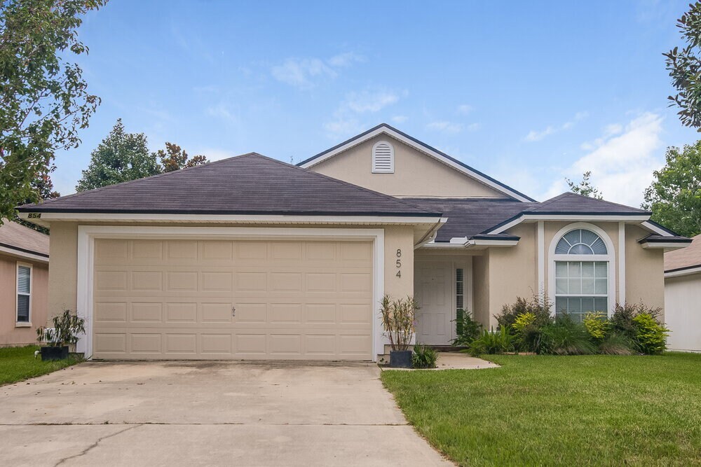 Foto principal - 854 S Lilac Loop