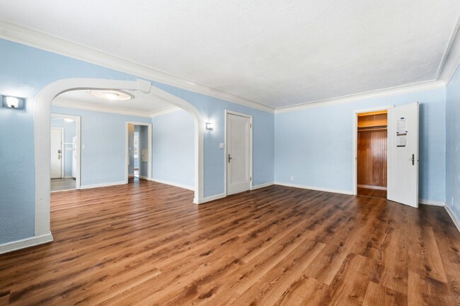 Foto del edificio - 3611 N Washburn Ave