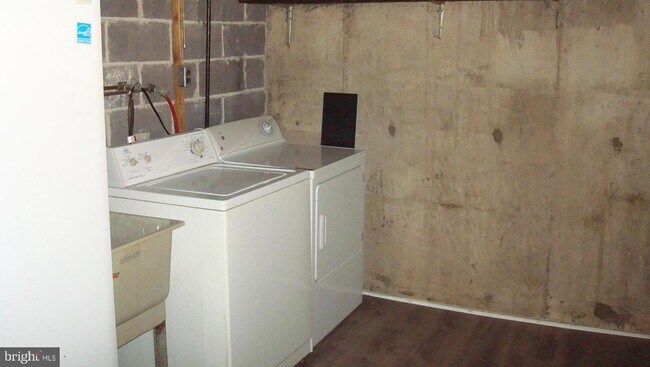 Building Photo - 306 Austin Dr