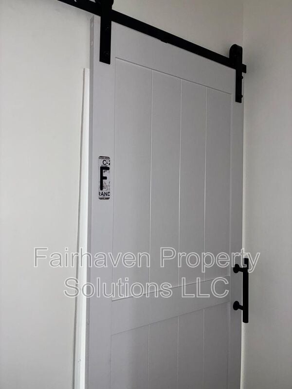 Foto del edificio - 2827 E 5th Ave