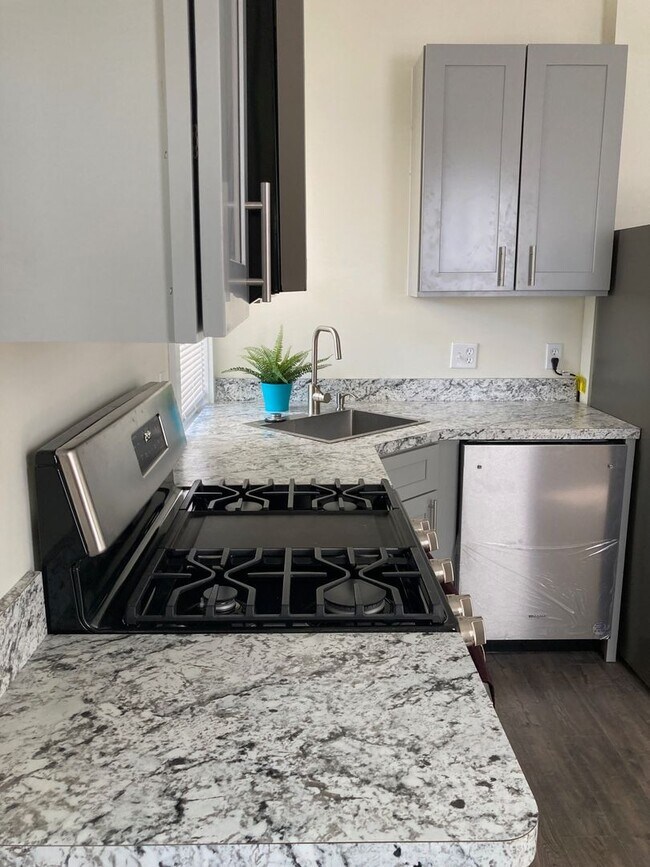 Foto del edificio - 1332 W 93rd St