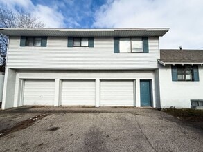 Building Photo - 7 N 5th W