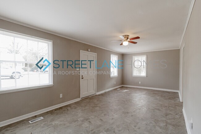 Building Photo - 3330 Guthrie Dr