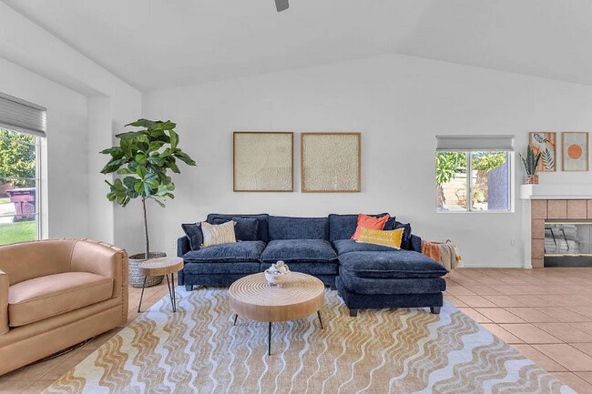 Foto del edificio - 79200 Violet Ct