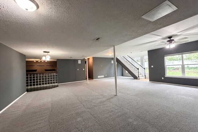Building Photo - 16802 Enderbush Ln
