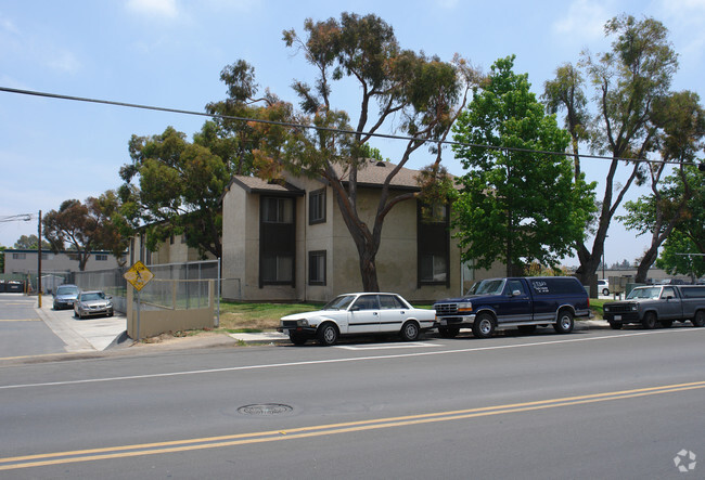 Building Photo - 1351 Hollister St