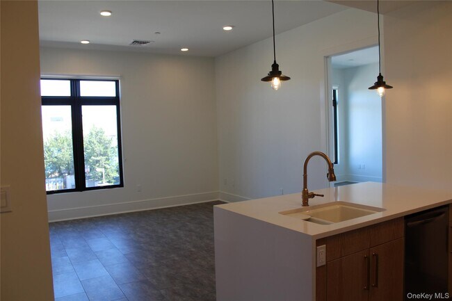 Foto del edificio - 331 E Main St