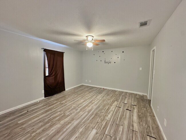 Foto del edificio - 1111 Timberline Dr