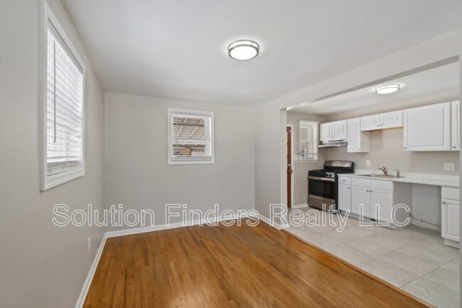 Foto del edificio - 305 Capitol Ct