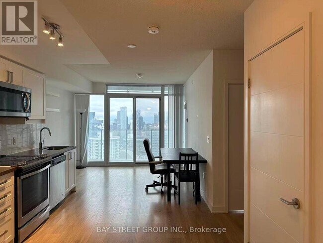 Building Photo - 50 Wellesley St E