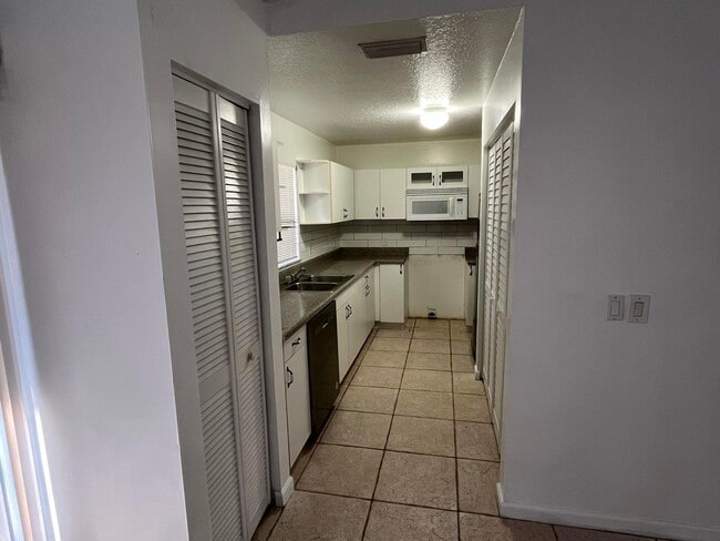 Photo - 1325 The 12th Fairway Apartment