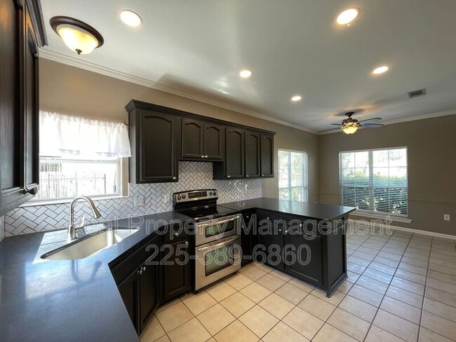 Building Photo - 25889 Regency Ave