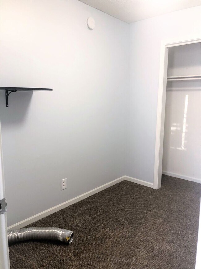Foto del edificio - 536 Buttinger Pl