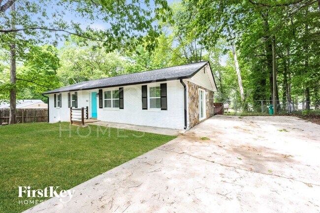 Building Photo - 743 Oak Dr