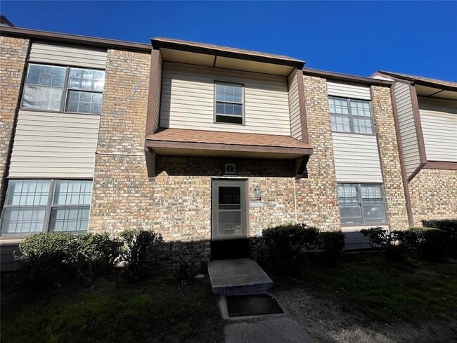 Photo - 401 SE 12th St Apartment