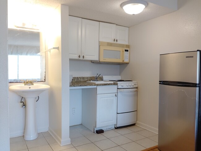 Building Photo - 2506 S Ocean Blvd