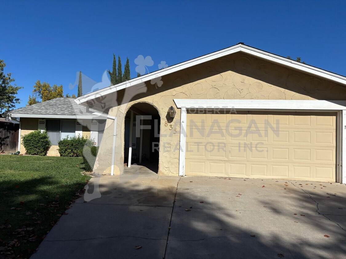 Foto principal - 3 Bedroom/ 2 Bathroom home