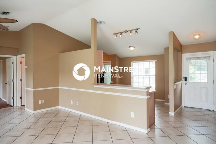 Foto principal - 3 Bedroom Pet-Friendly Home in North Port,...