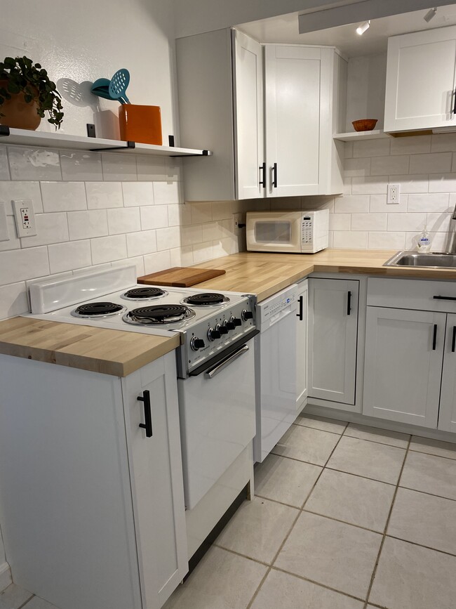 Range and dishwasher - 300 Monroe Ave