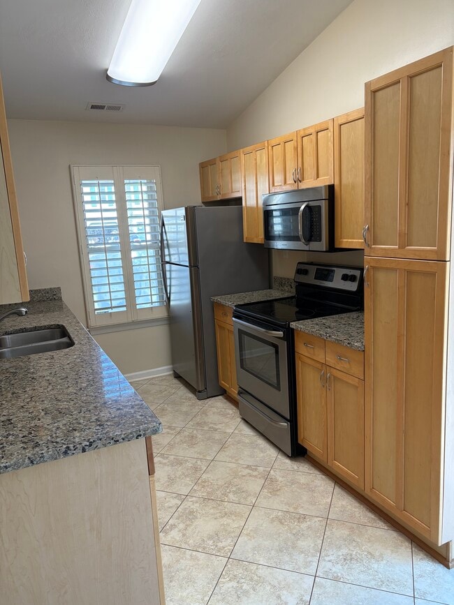 Building Photo - 3817 Clearwood Ct