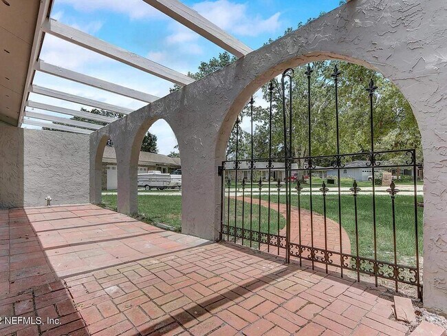Building Photo - 114 Vanderford Rd N