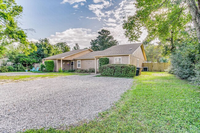 Foto del edificio - 4110 Monteigne Dr