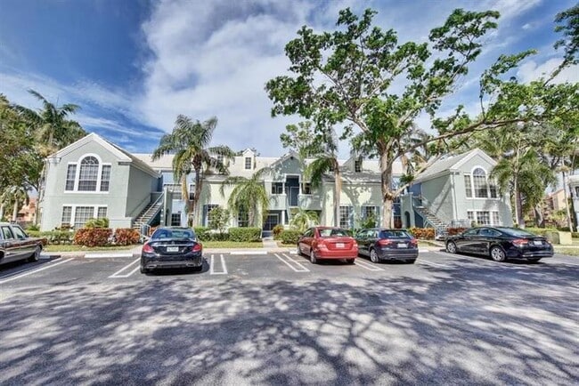 Building Photo - 1000 Crystal Way