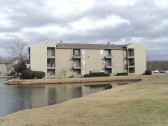 Building Photo - Jamesbridge Apartments