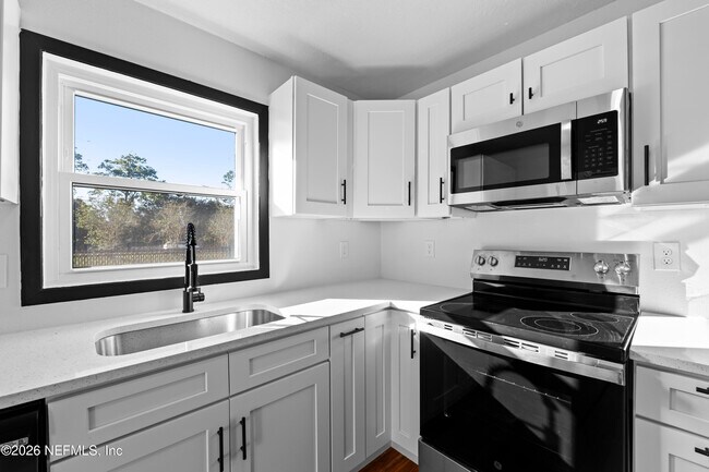 Foto del edificio - 2389 Hilly Rd