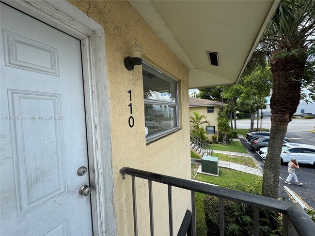 Foto del edificio - 15699 SW 73rd Cir Terrace