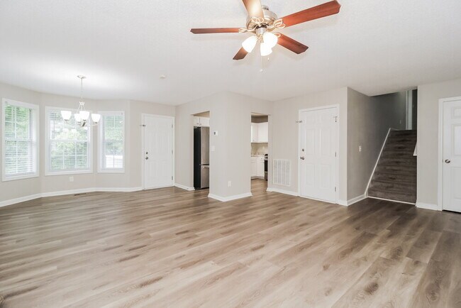 Foto del edificio - 435 Ivy Crest Dr