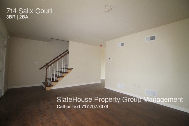 Building Photo - 714 Salix Ct