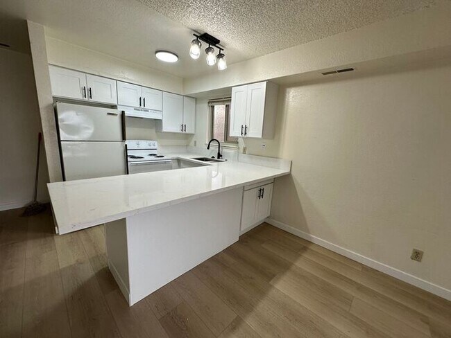 Foto del edificio - 180 Malone Ln