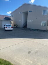 Building Photo - 712 Oakmont Rd