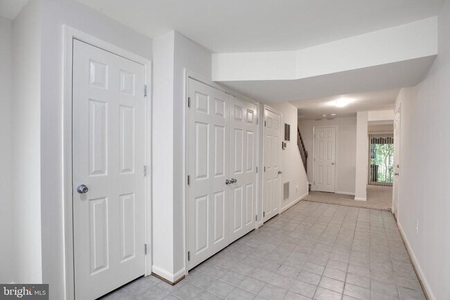 Foto del edificio - 3105 Sutherland Hill Ct